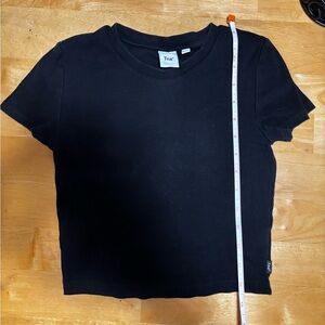 Aritzia TNA Black Short Sleeve Tee